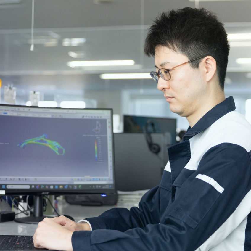 物理の法則を、究極の乗り心地へ。